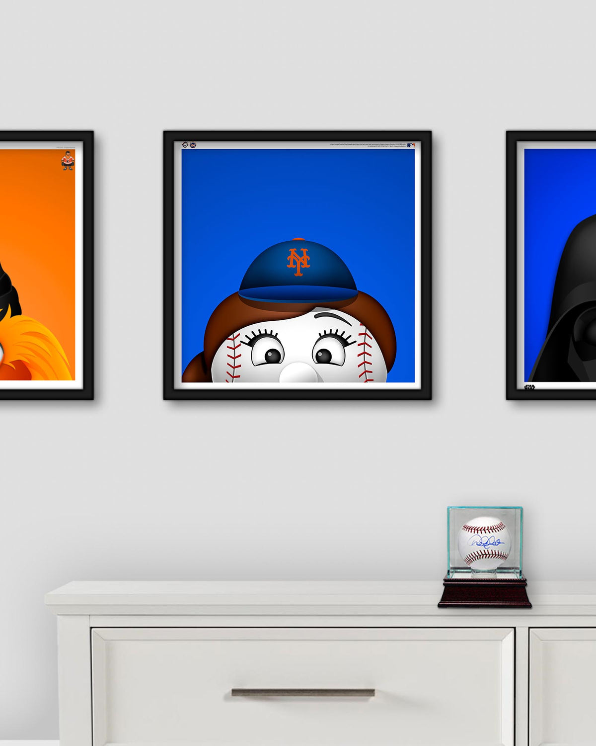 Minimalist Mrs. Met